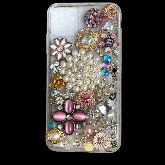Pink and White Floral Vintage Jewelry iPhone 11 Pro Max Case - Picture 1 of 7